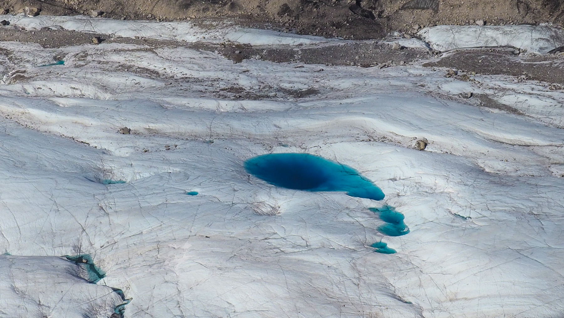 tiefblaue Gletscherseen