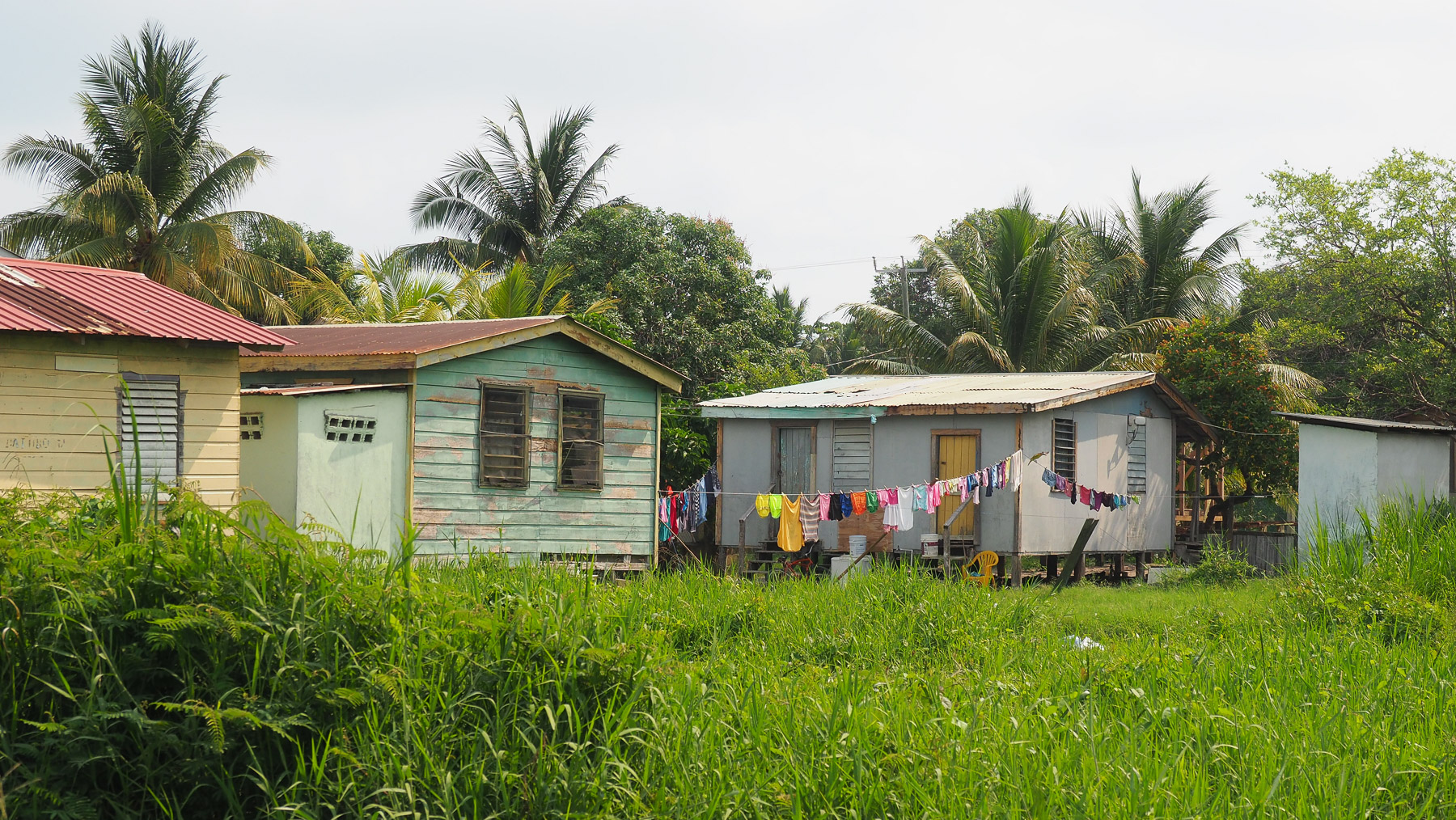 Einfache, saubere Häuschen in Belize
