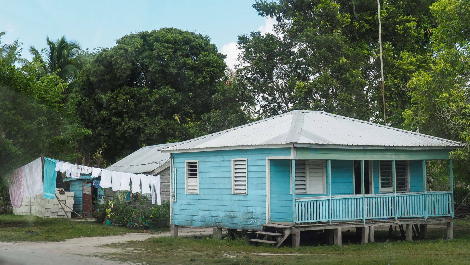 Einfache, saubere Häuschen in Belize