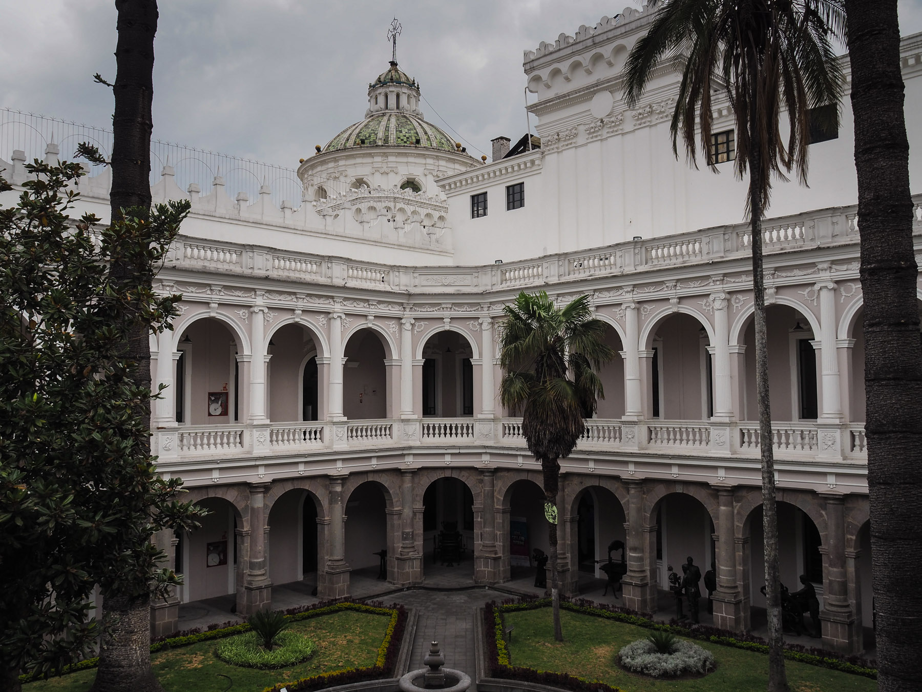 Klosterinnenhof in Quito