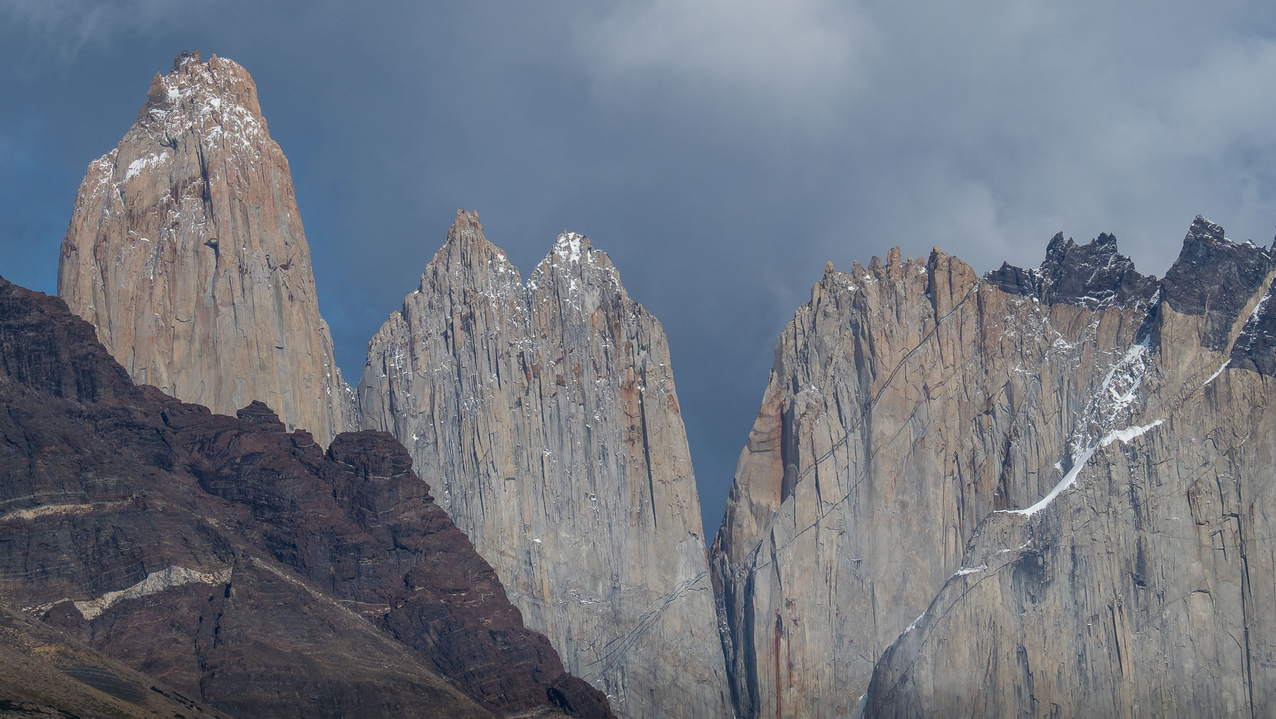 Die Wände der Torres del Paine von Norden aus