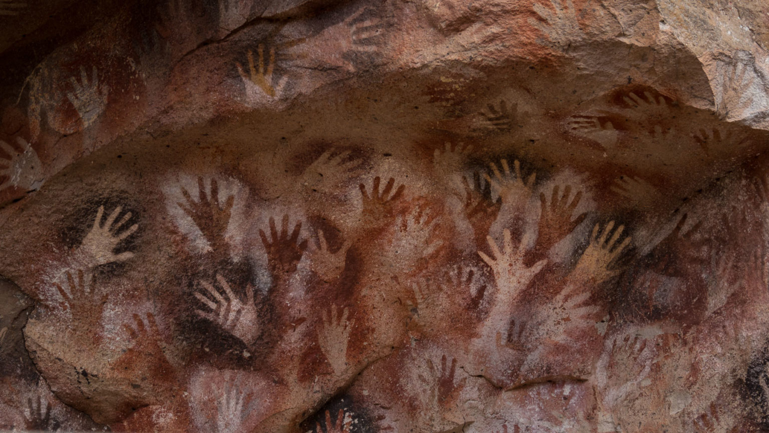 Die Handabdrücke sind Tausende von Jahre alt