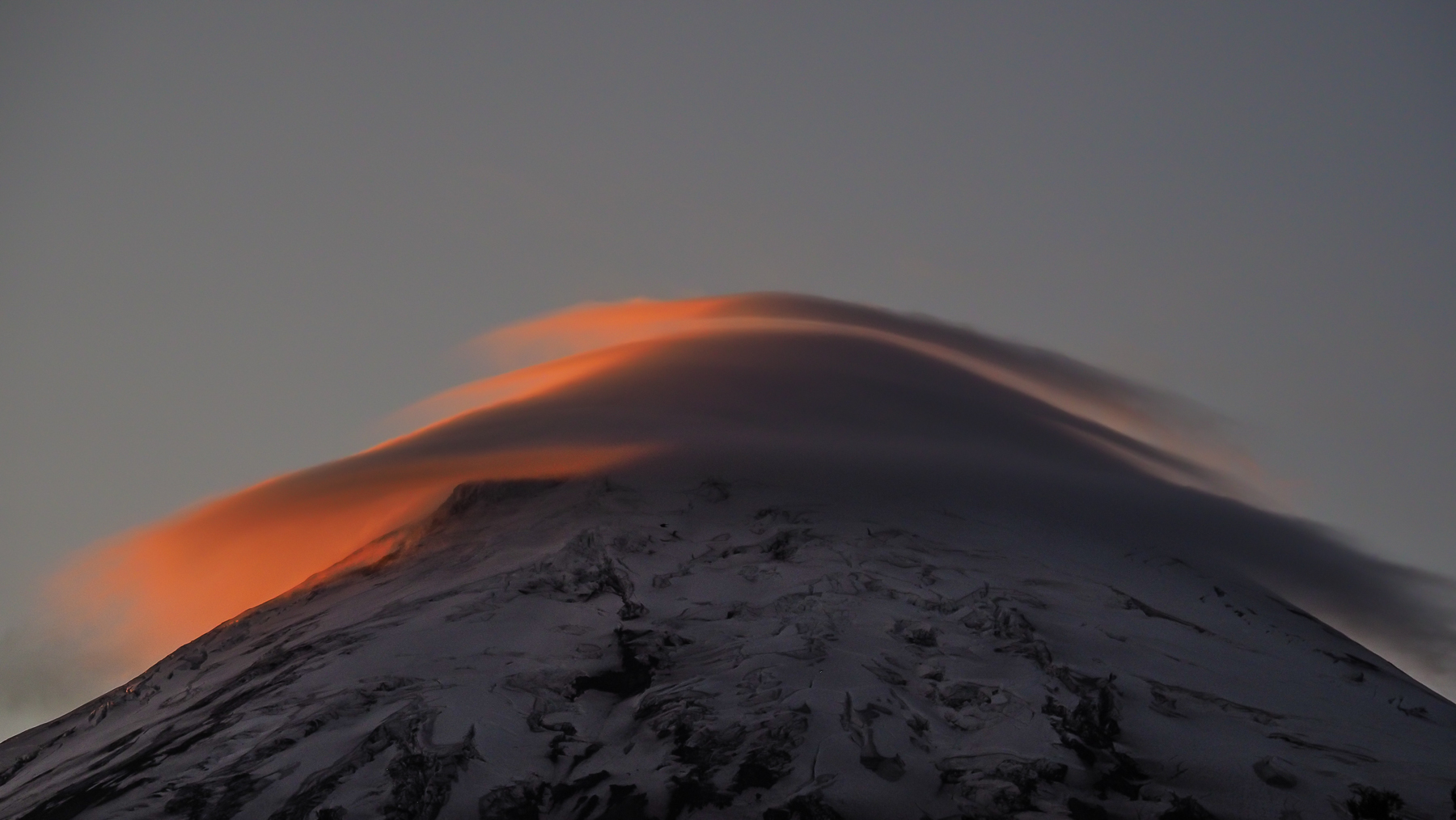 Der schöne Vulkan Osorno mit Abendhaube